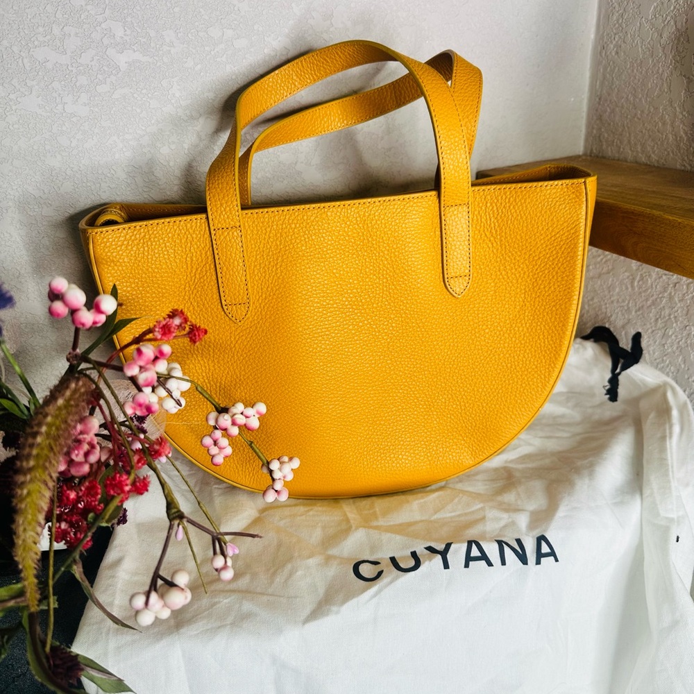 Cuyana Semi-Circle Leather Shoulder Bag • Mango / Yellow - Picture 5 of 8
